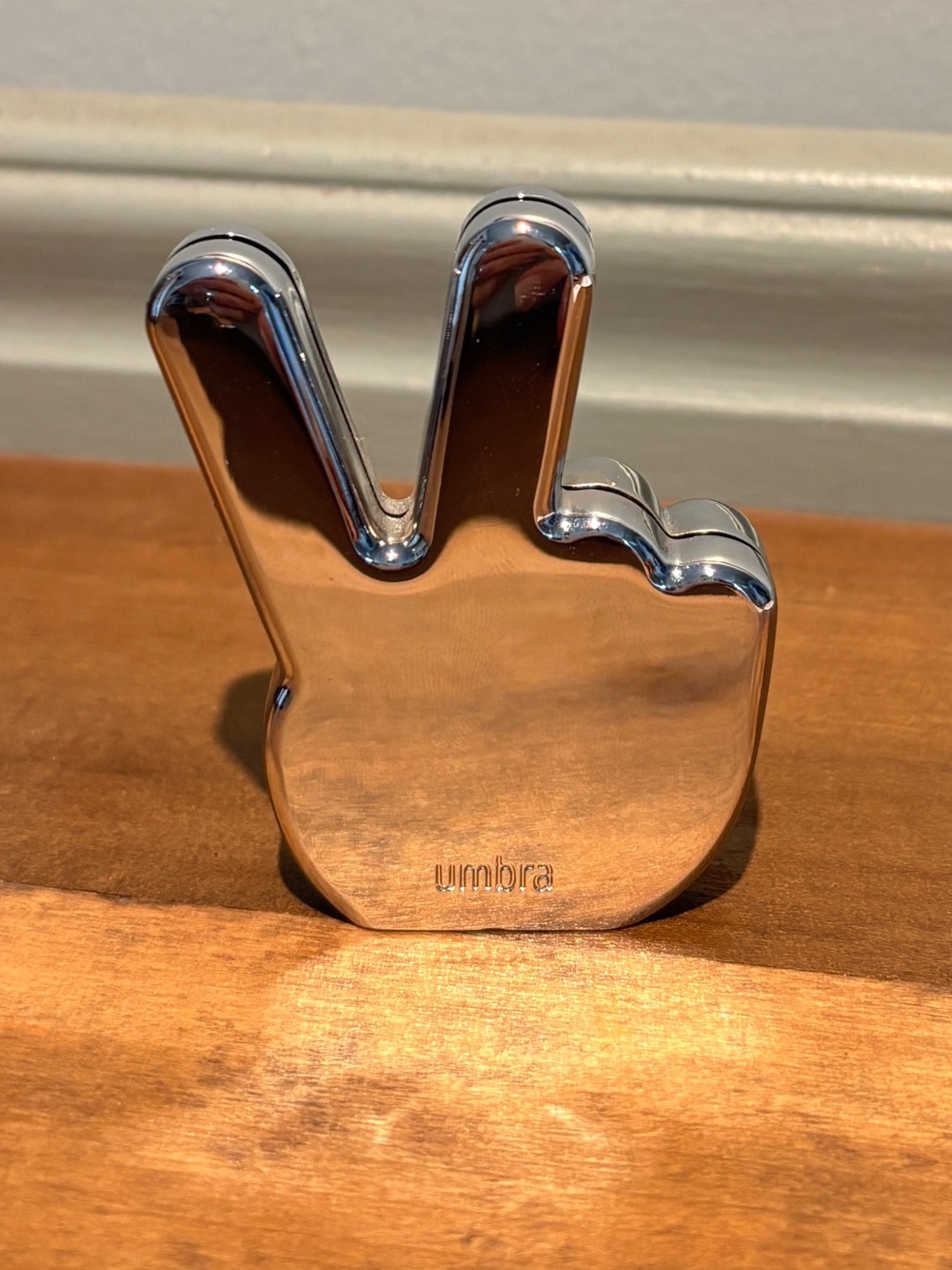 UMBRA Peace Photo Holder Paperweight Desk Accent Peace Sign - Picture 8 of 10